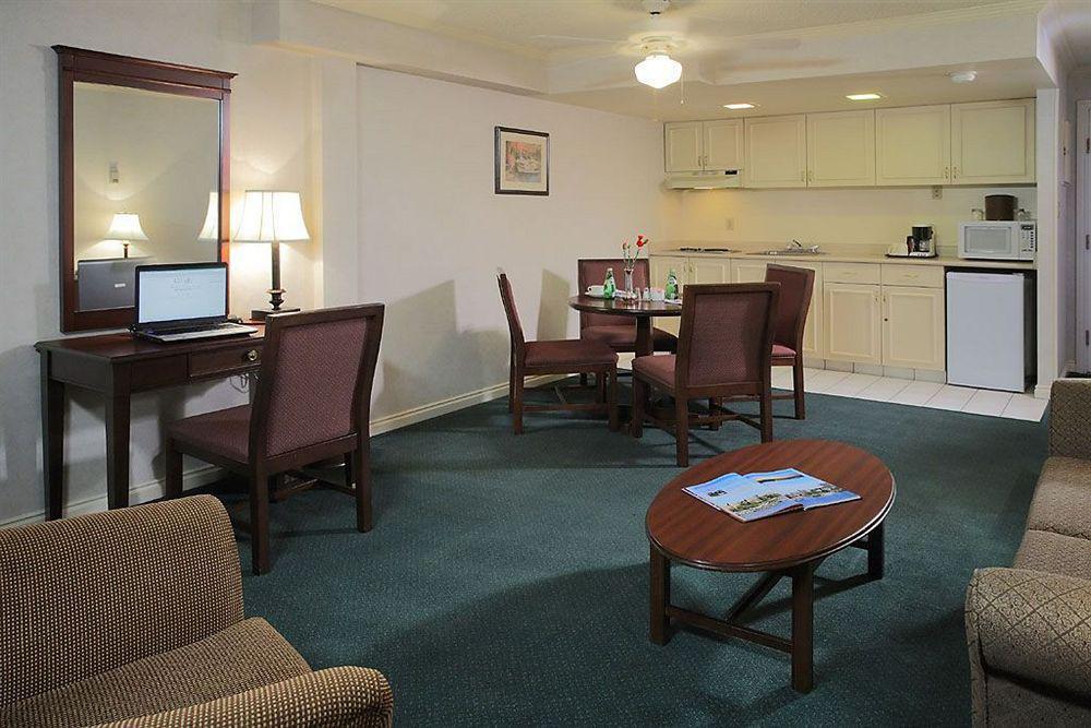 Harbour Towers Hotel & Suites Victoria Cameră foto